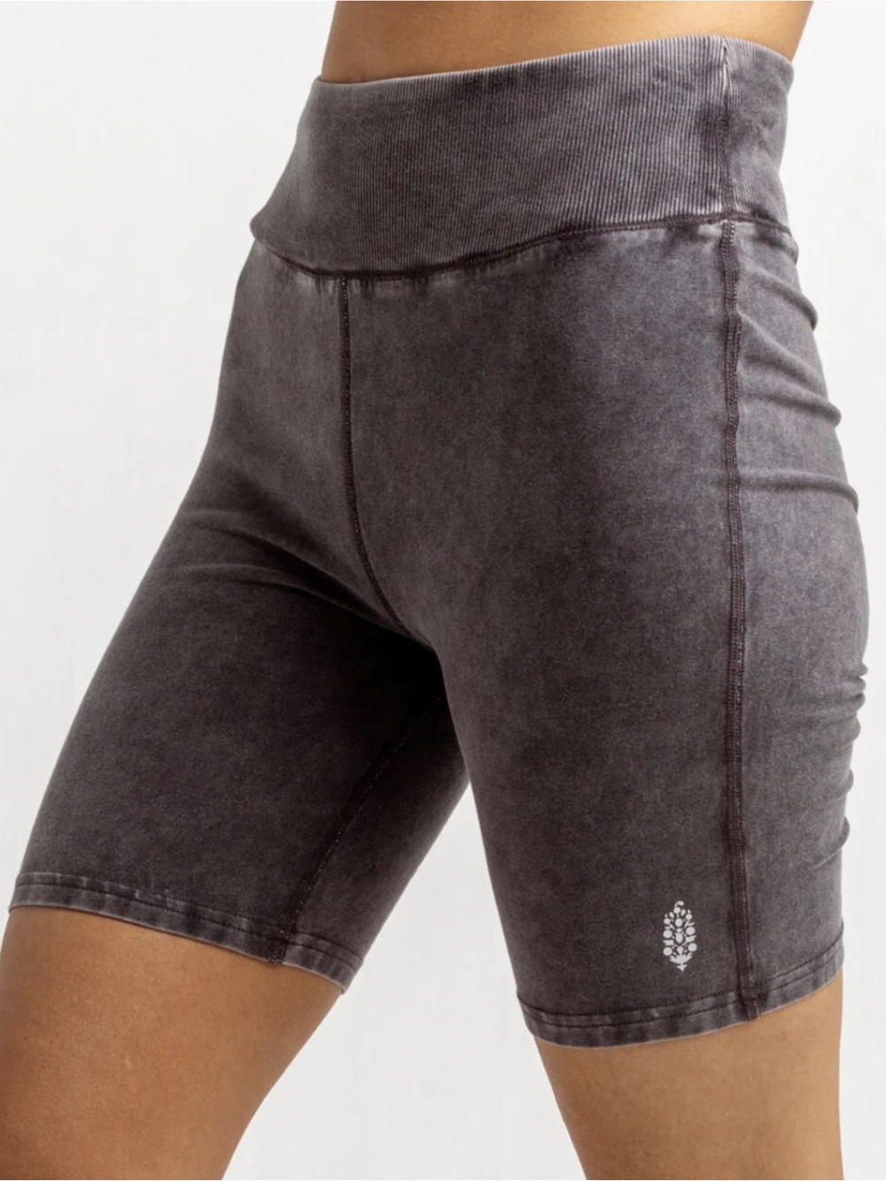 FREE PEOPLE MOVEMENT WASHED BLACK HOT SHOT LONG BIKE SHORTS 7" Size Medium
